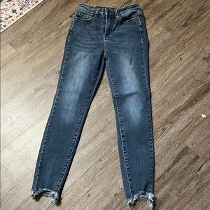 Judy Blue Skinny Fit Mid-Rise Dark Was  Skinny Jeans w/ Sharkbite/frayed hem